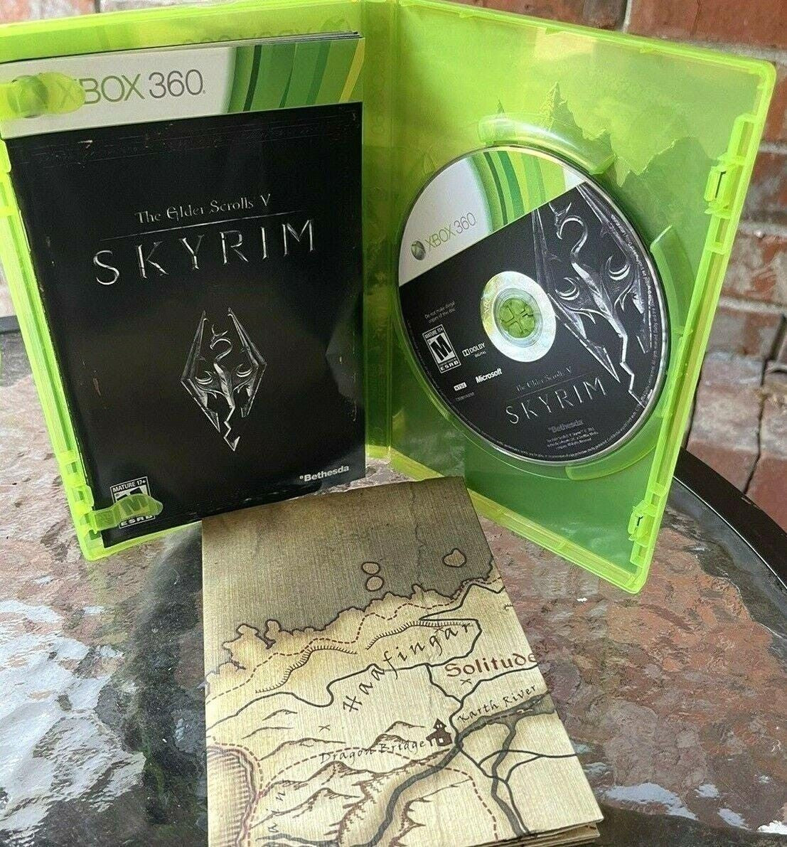 *Skyrim Xbox 360, The Elder Scrolls V: 2011 Includes Full Size Map "MINT"
